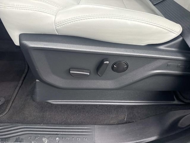 Certified 2025 Ford Expedition Max Platinum image 27