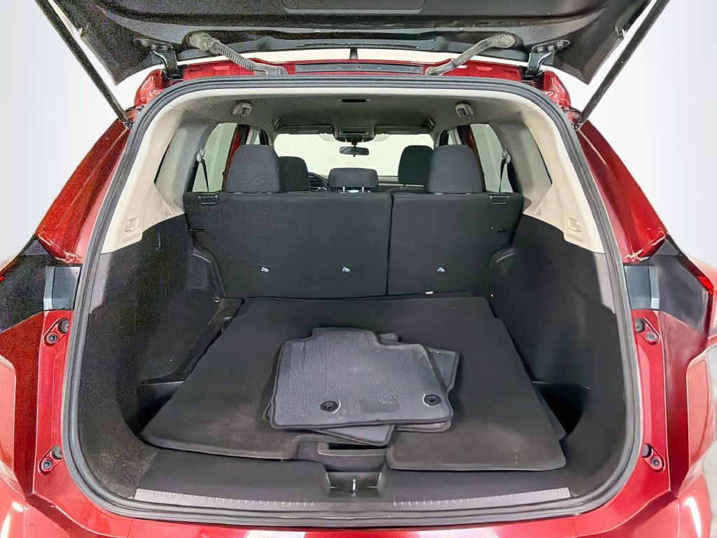 Used 2025 Nissan Rogue S FWD image 23