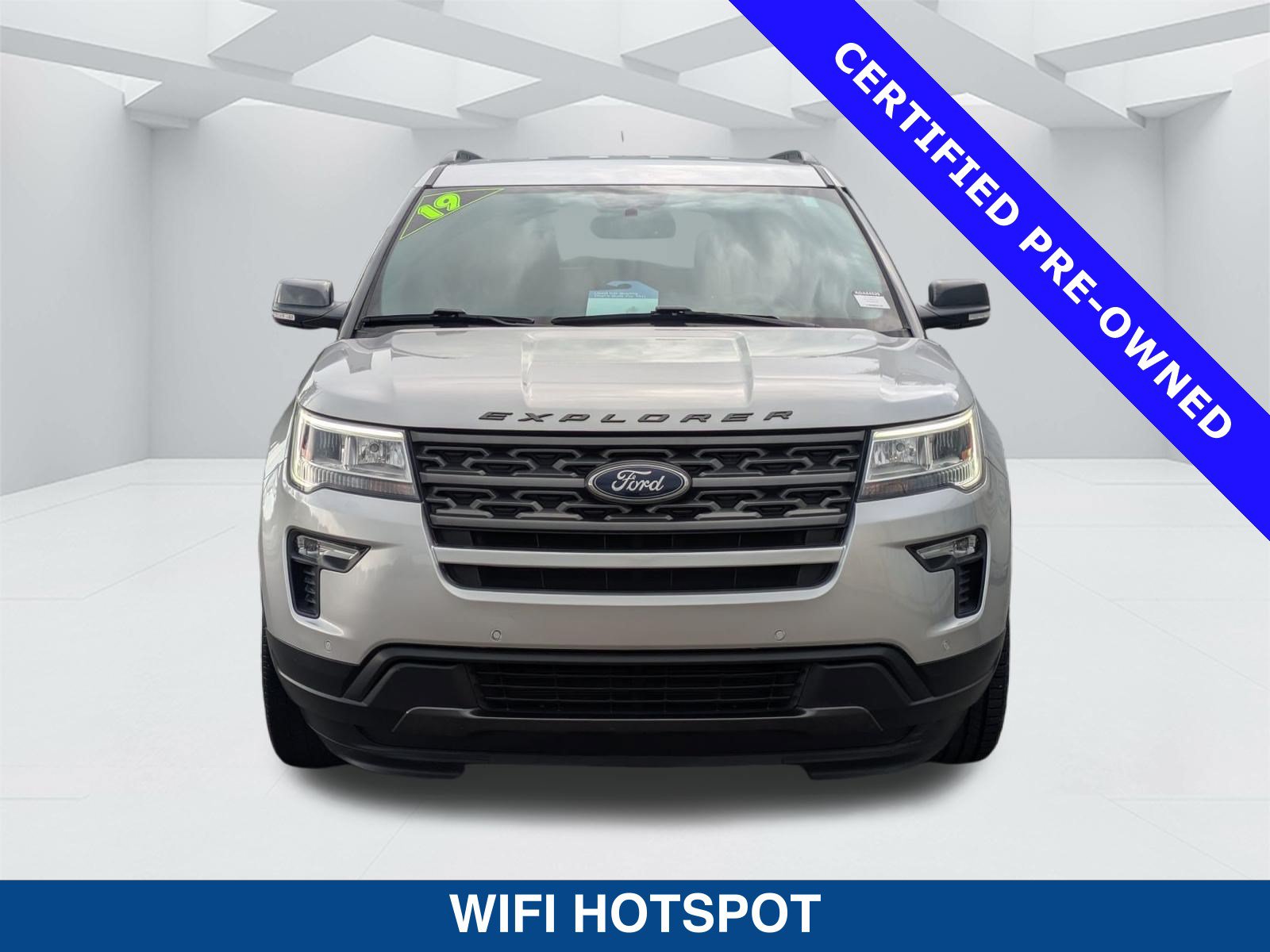 Certified 2019 Ford Explorer XLT w/ Equipment Group 202A FWD image 9