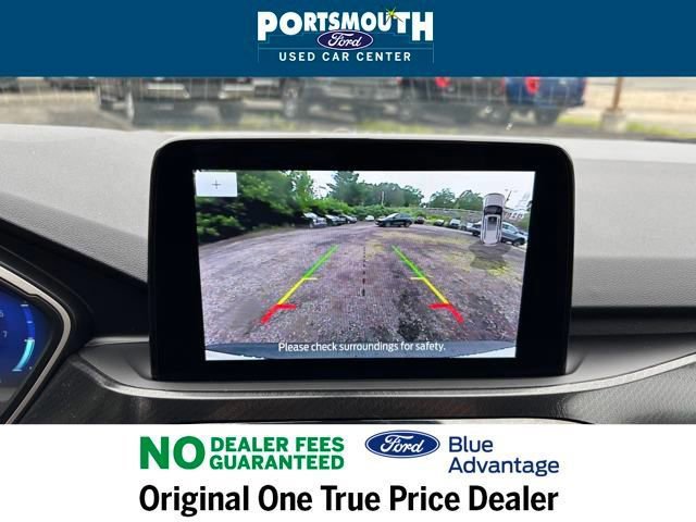 Certified 2022 Ford Escape SEL w/ SEL Stealth AWD Package image 17