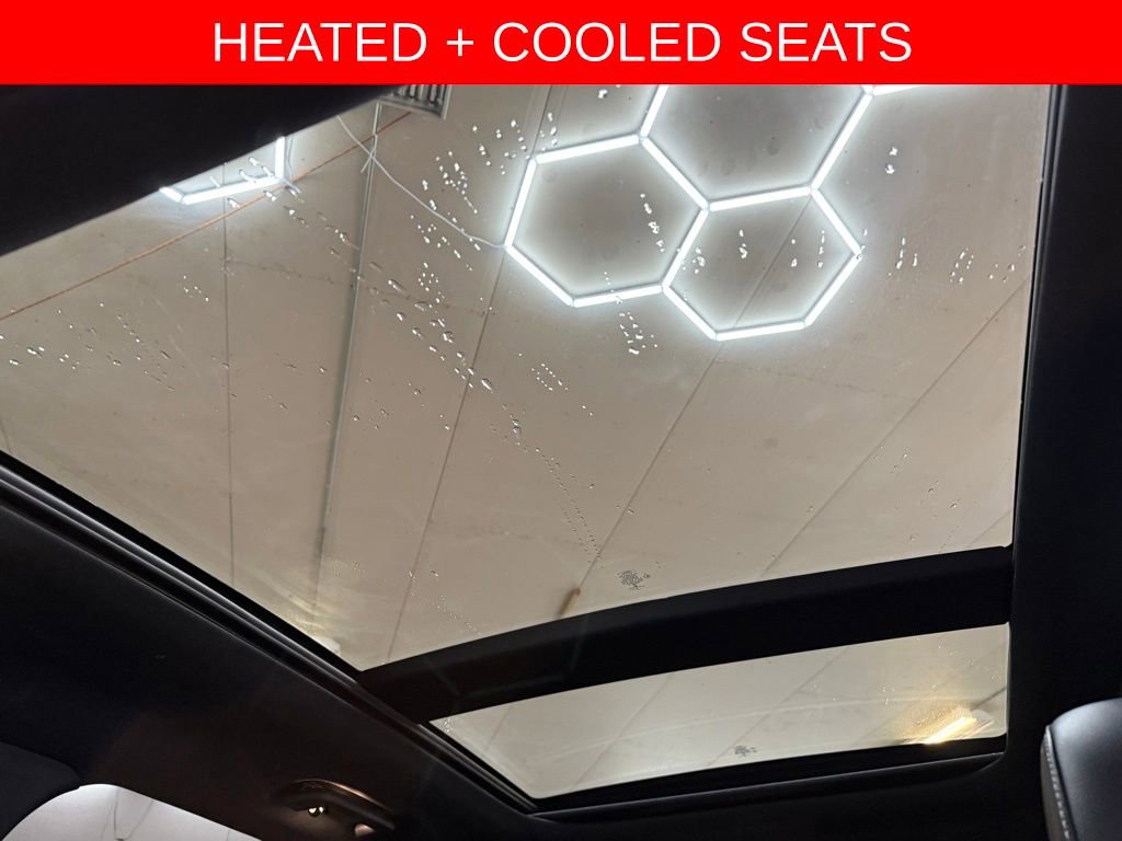 Certified 2022 Ford Edge ST w/ Equipment Group 401A image 2