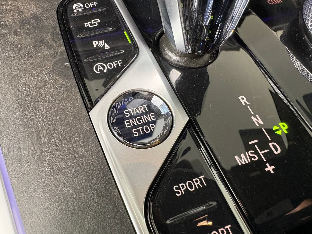 Used 2022 BMW X7 M50i AWD/4WD image 21
