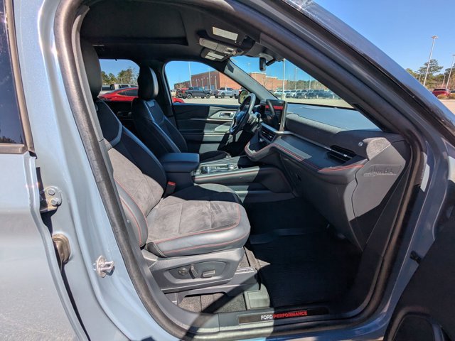 Certified 2025 Ford Explorer ST image 39