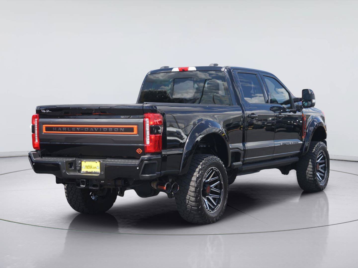 Certified 2023 Ford F250 Lariat w/ Lariat Ultimate Package AWD/4WD image 6