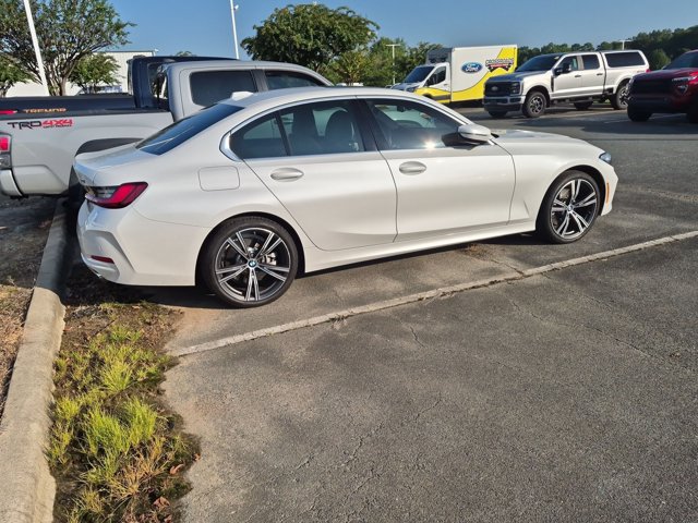 Used 2024 BMW 330i xDrive Sedan w/ Premium Package AWD/4WD image 5