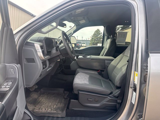 Certified 2023 Ford F250 XLT AWD/4WD image 3