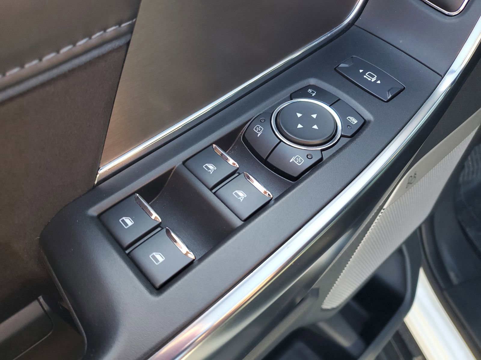 Certified 2025 Ford F150 Platinum AWD/4WD image 15