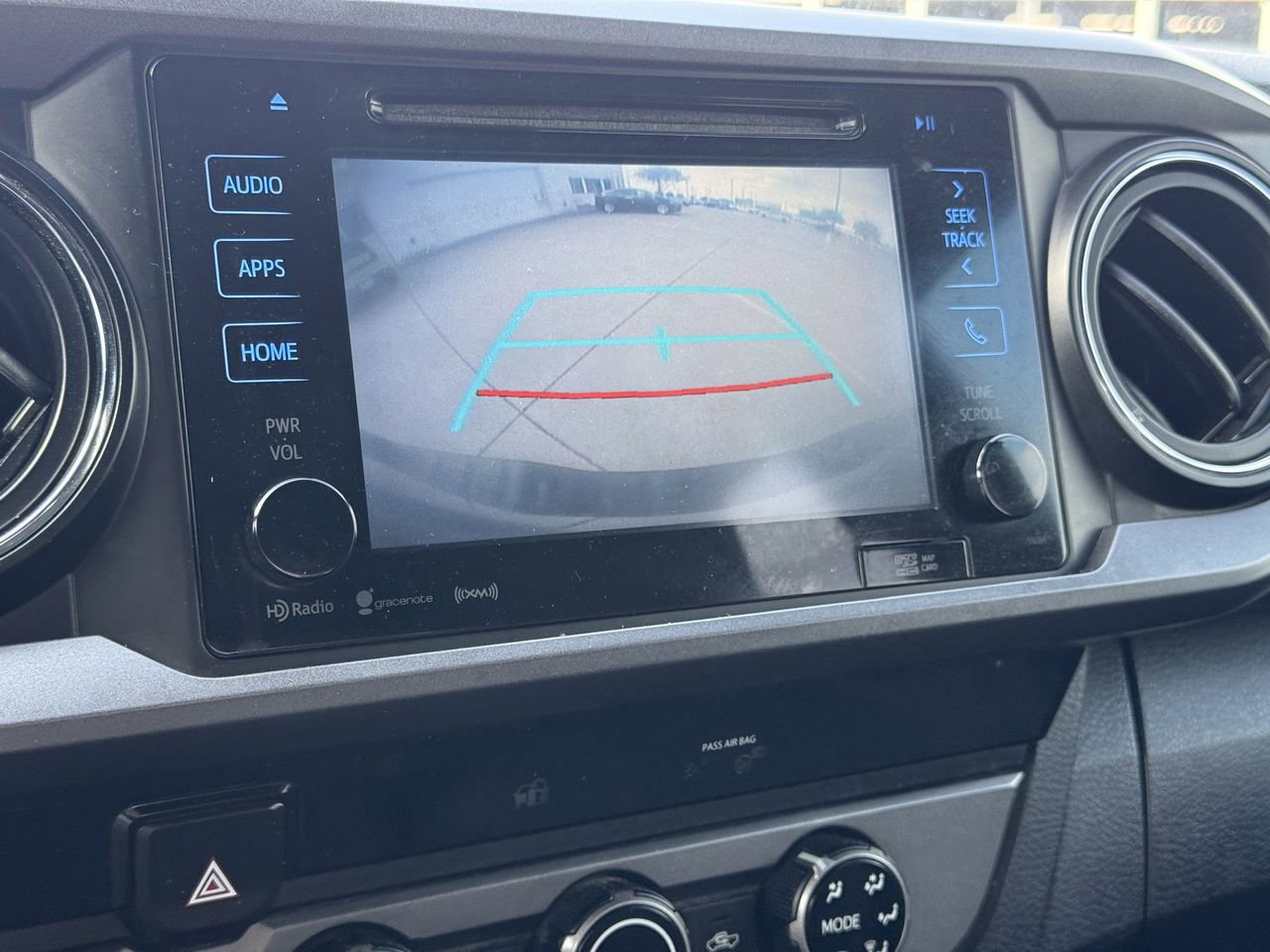 Used 2018 Toyota Tacoma TRD Off-Road w/ Technology Package image 18