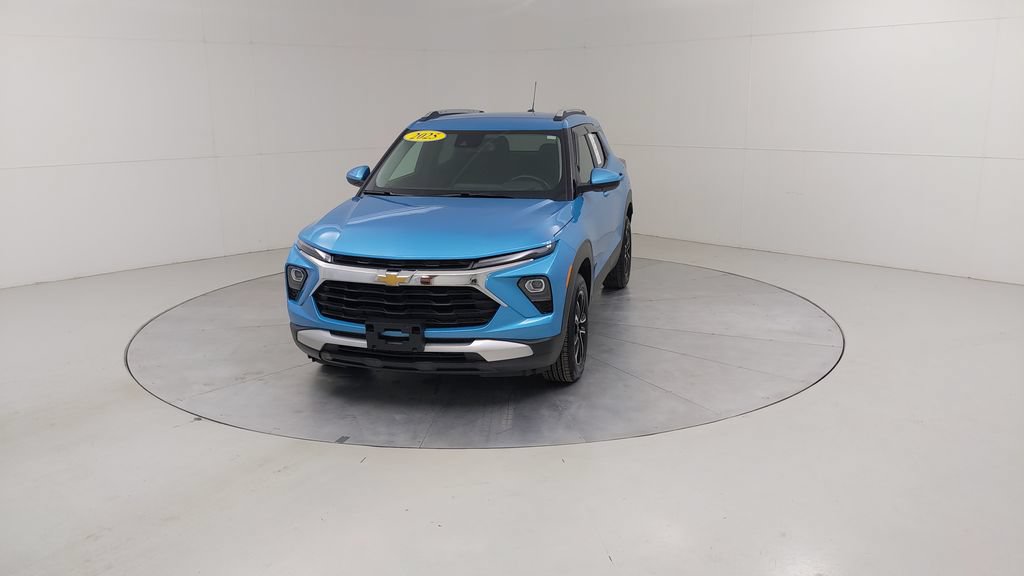 Used 2025 Chevrolet TrailBlazer LT w/ Convenience Package AWD/4WD image 8