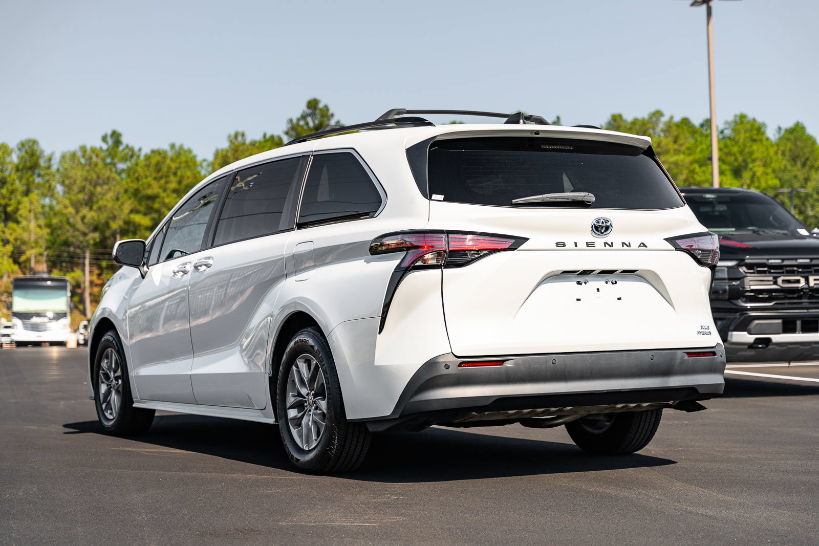 Used 2022 Toyota Sienna XLE FWD image 5