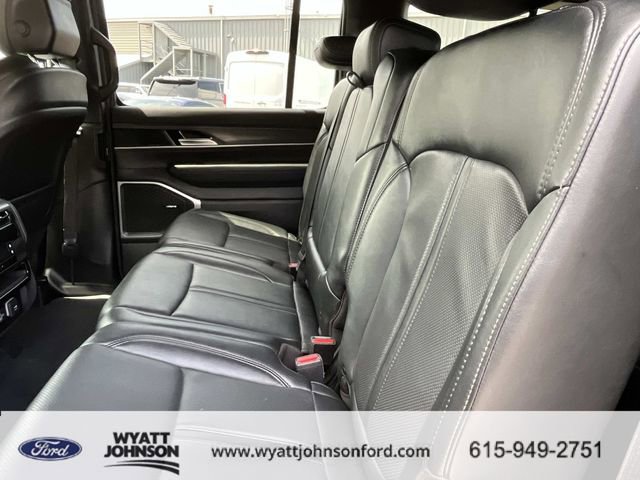 Used 2024 Jeep Wagoneer L Series II w/ Flexible Seating Group image 20
