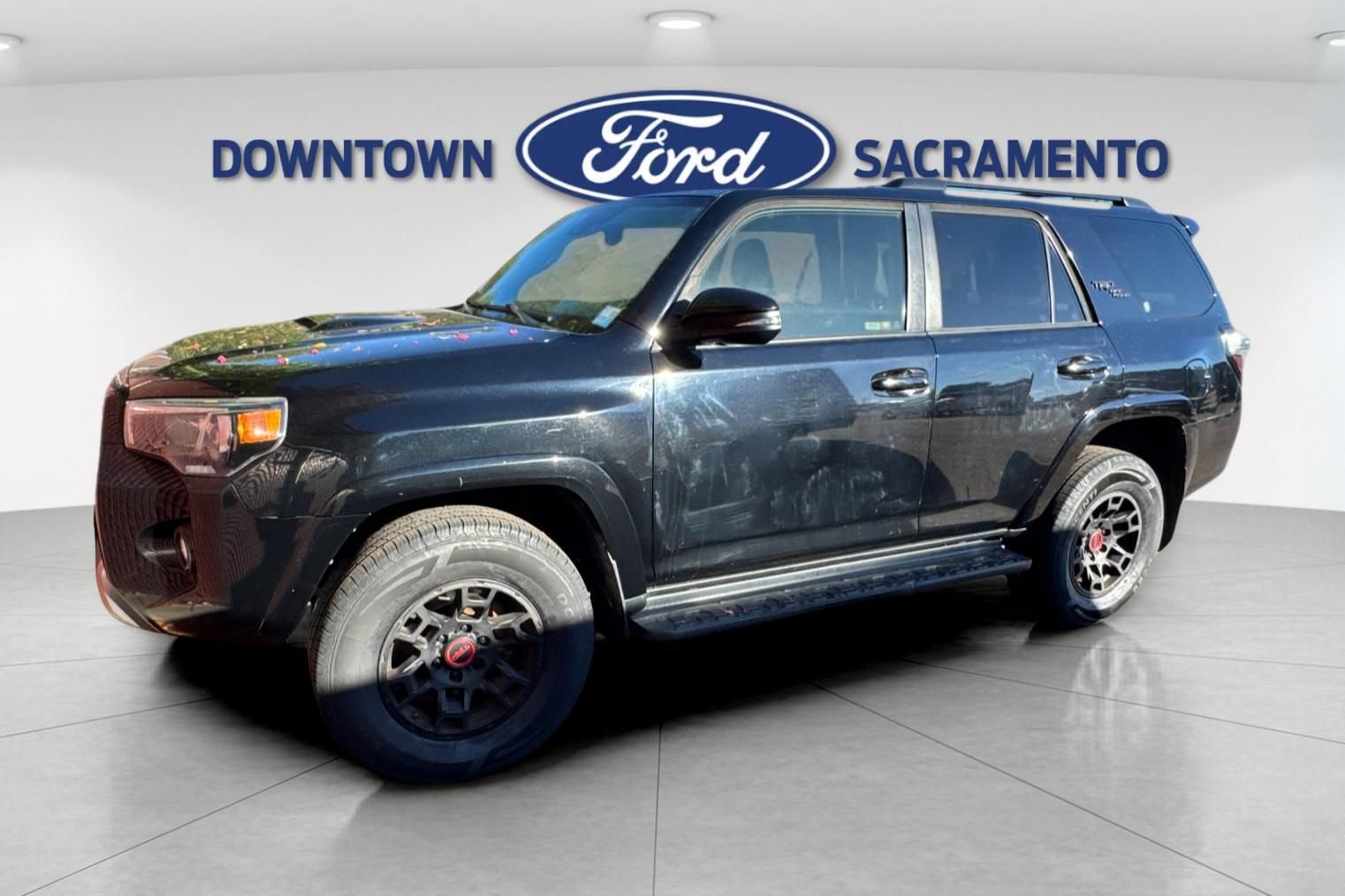 Used 2020 Toyota 4Runner TRD Off-Road Premium AWD/4WD image 2