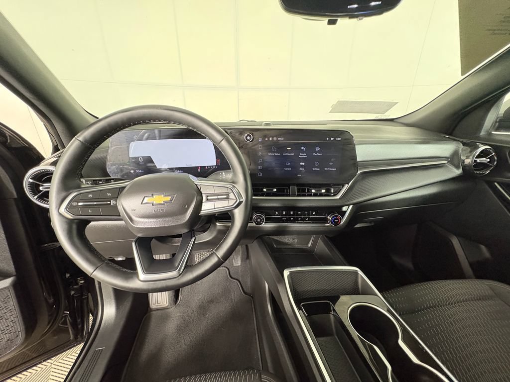 Used 2025 Chevrolet Equinox LT w/ Safety and Technology Package FWD image 7