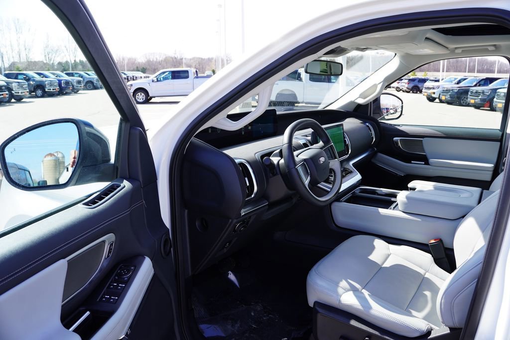 Certified 2025 Ford Expedition Max Platinum image 15