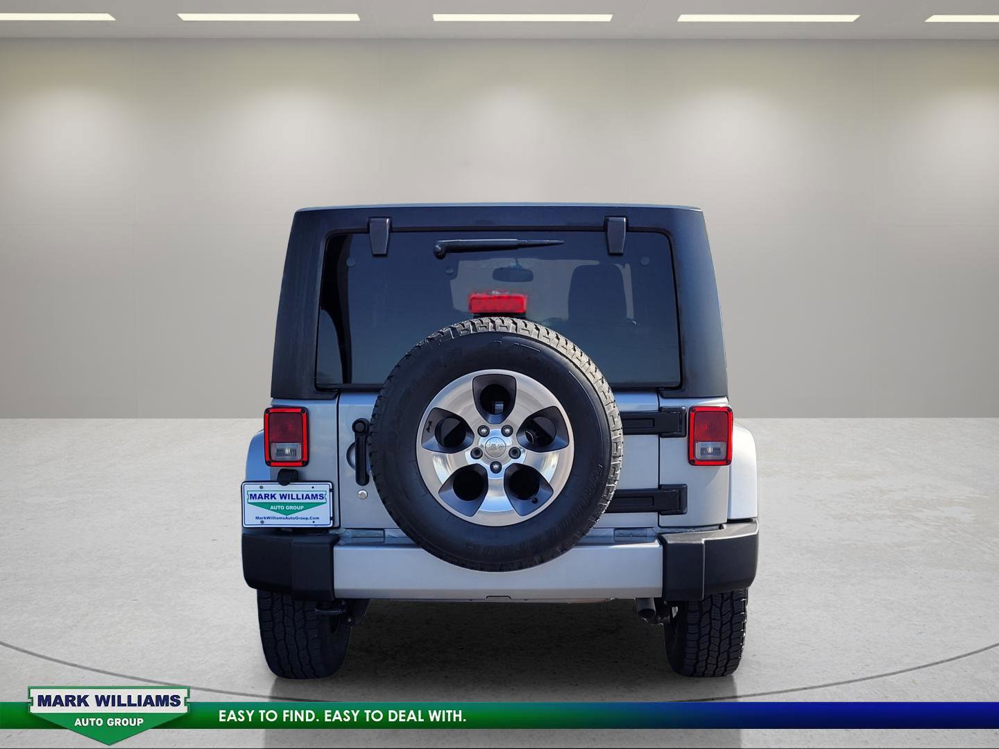 Used 2017 Jeep Wrangler Unlimited Sahara AWD/4WD image 5