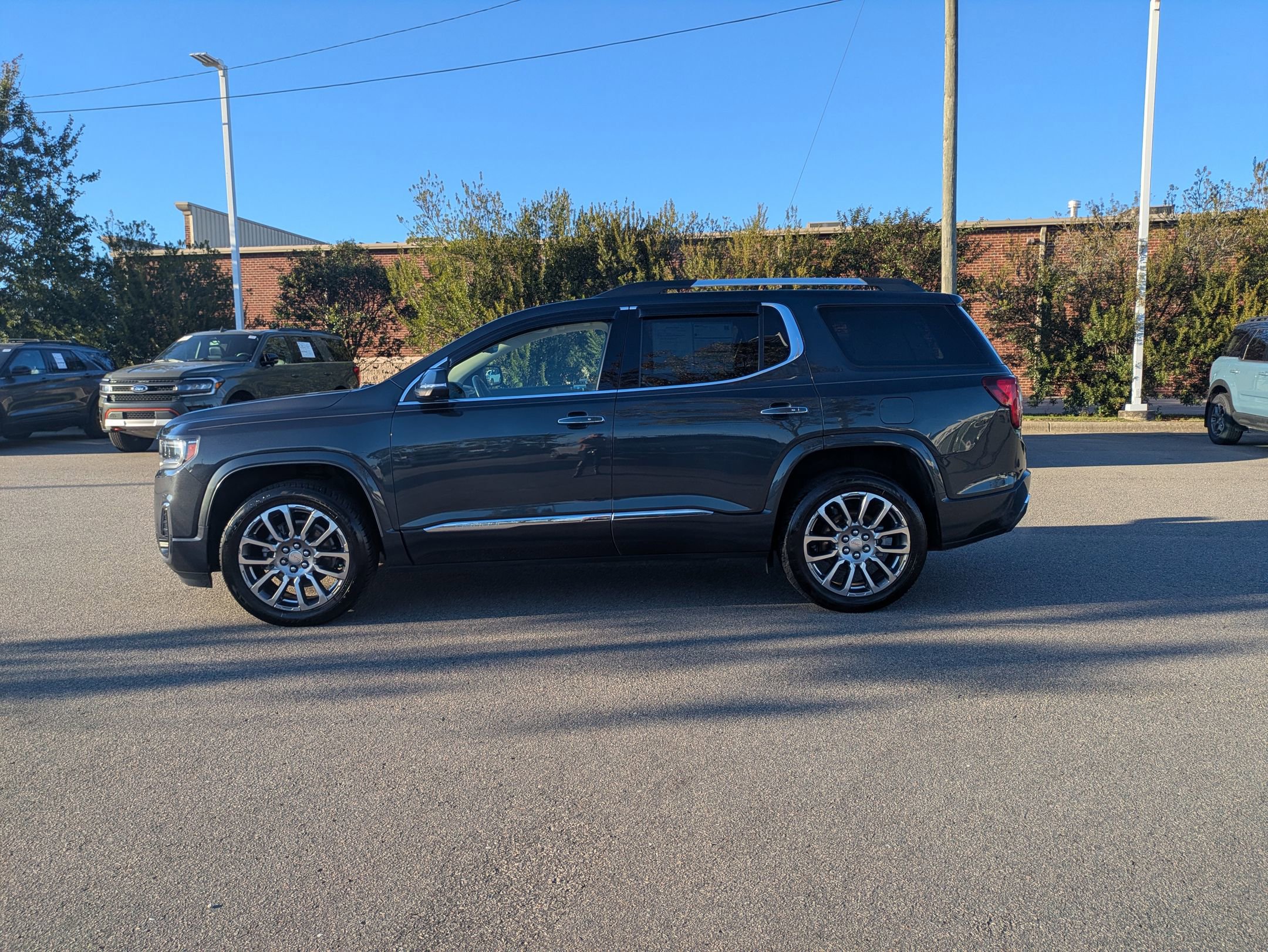 Used 2022 GMC Acadia Denali w/ Denali Ultimate Package image 7