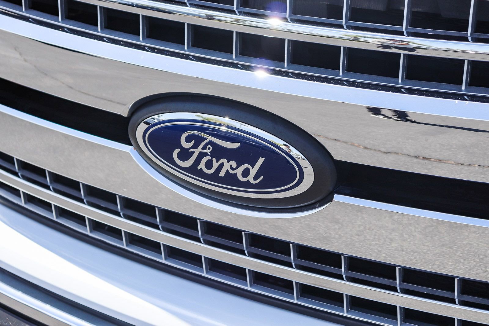 Certified 2019 Ford F150 XLT w/ Equipment Group 302A Luxury AWD/4WD image 10