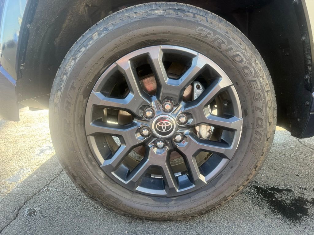 Used 2022 Toyota Tundra Platinum w/ Advanced Package image 9