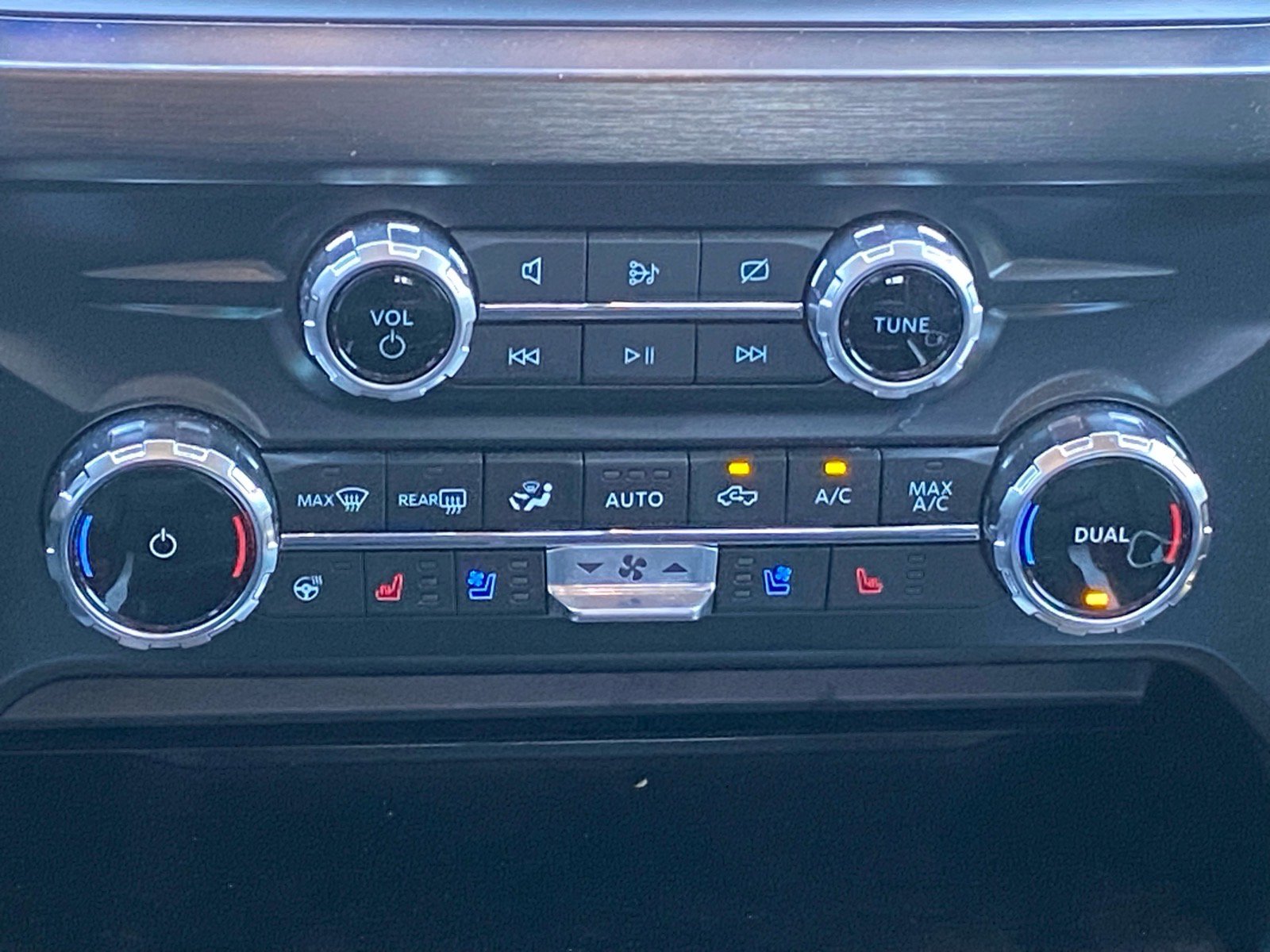 Certified 2024 Ford F250 Lariat w/ Lariat Ultimate Package AWD/4WD image 11