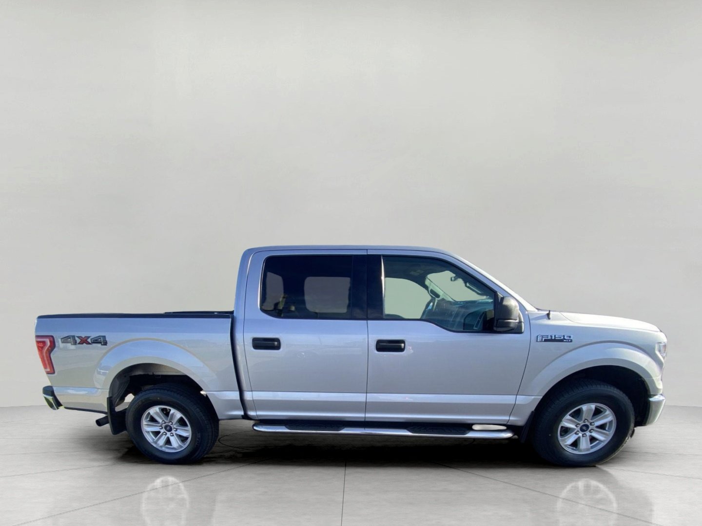 Certified 2017 Ford F150 XLT AWD/4WD image 6
