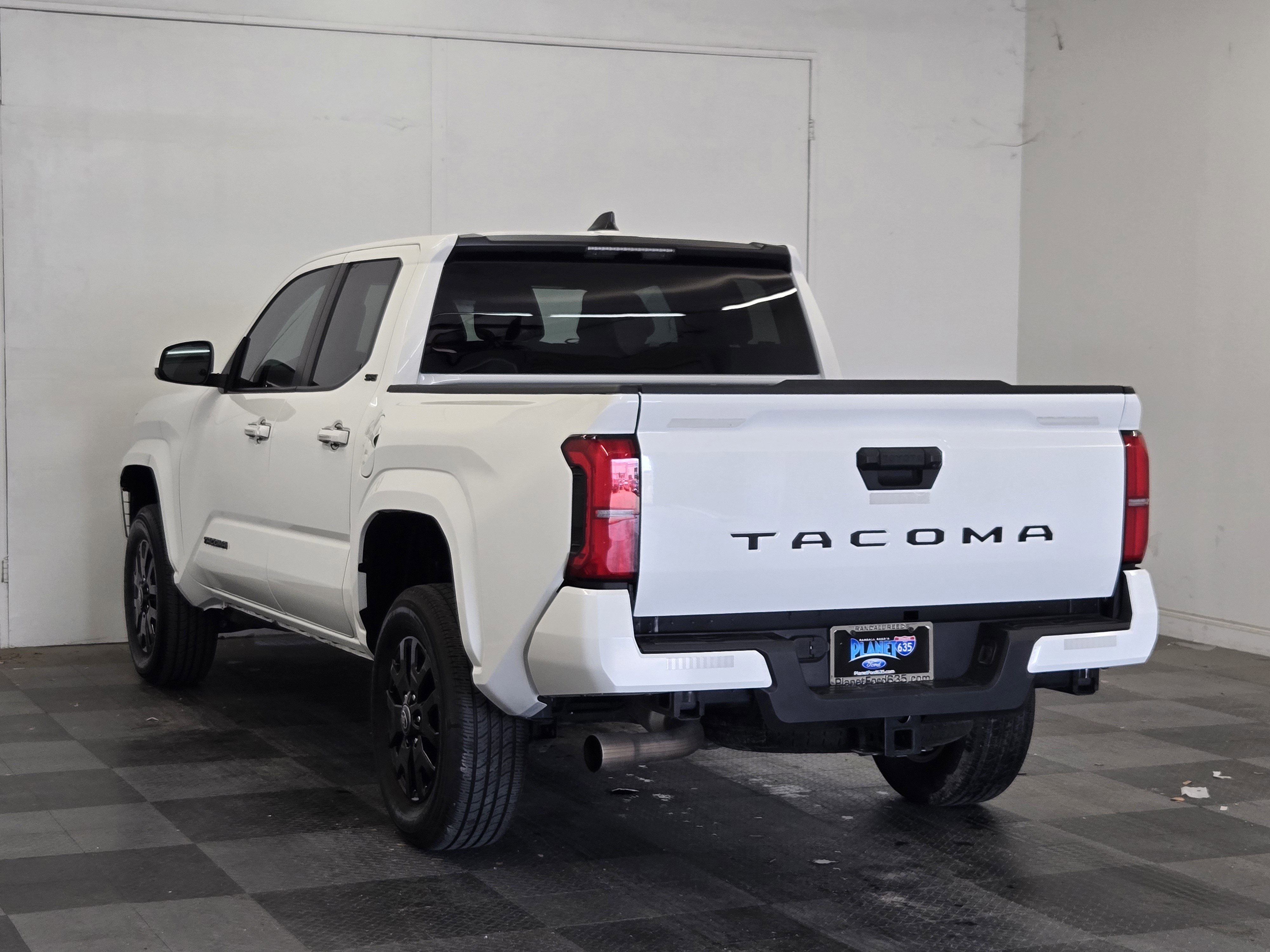 Used 2025 Toyota Tacoma SR5 RWD image 5