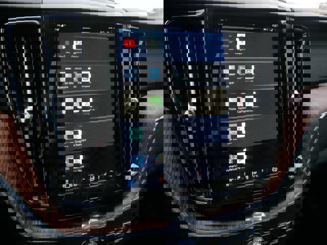 Used 2023 Volvo XC60 B5 Plus image 26