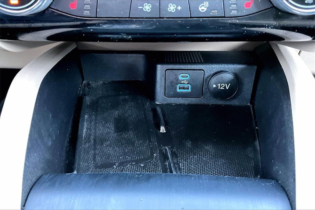 Certified 2022 Ford Escape SEL w/ Technology Package image 32
