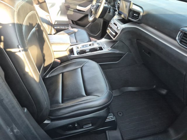 Certified 2023 Ford Explorer XLT w/ Equipment Group 202A AWD/4WD image 35