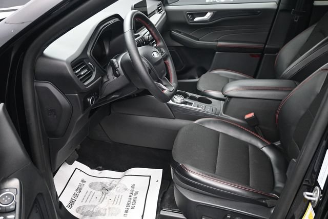 Certified 2025 Ford Escape ST-Line AWD/4WD image 6