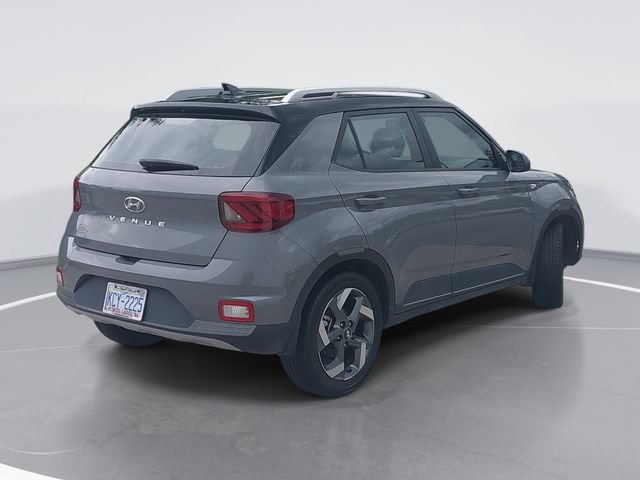 Used 2022 Hyundai Venue Limited FWD image 3