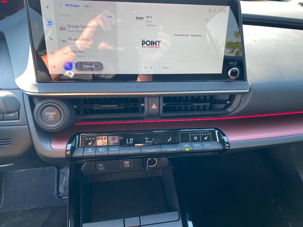 Used 2024 Toyota Prius Prime Premium FWD image 17