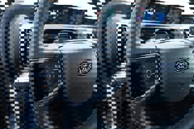 Certified 2025 Ford Expedition Active image 21