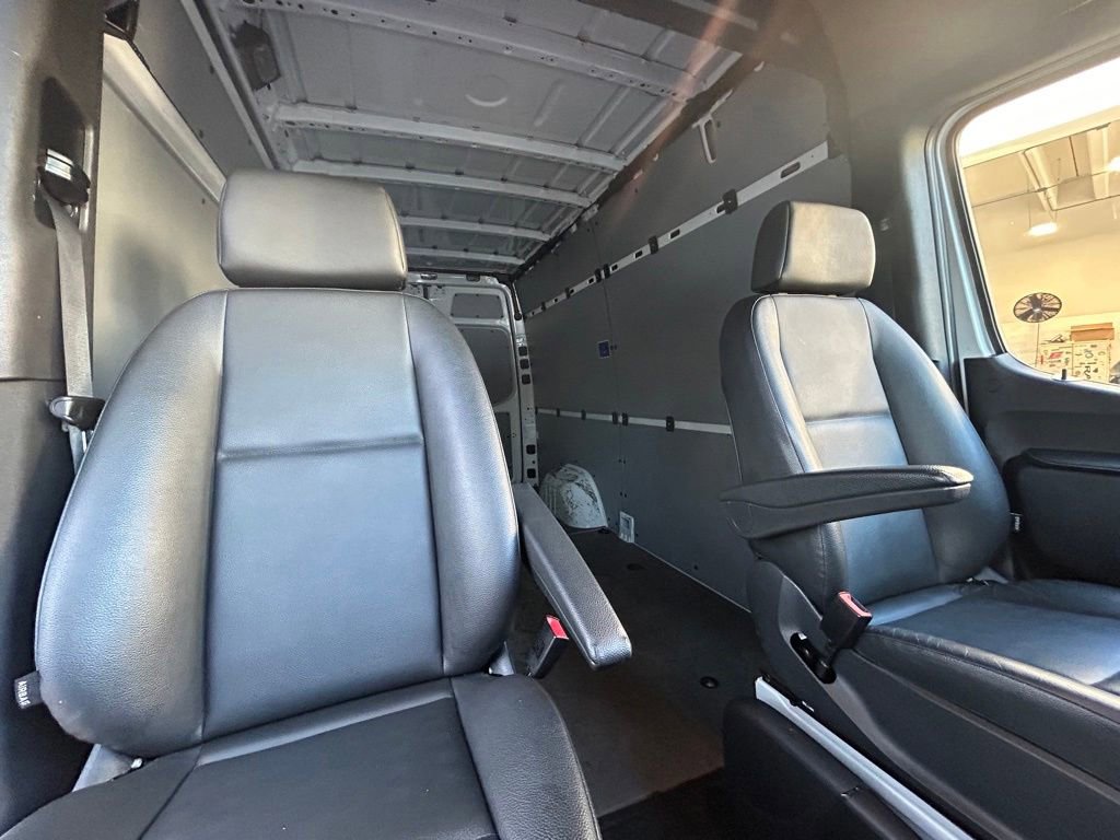 Used 2025 Mercedes-Benz Sprinter 2500 image 27