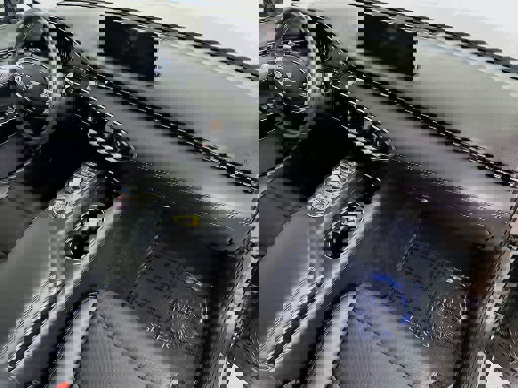 Used 2025 Genesis GV70 2.5T image 32