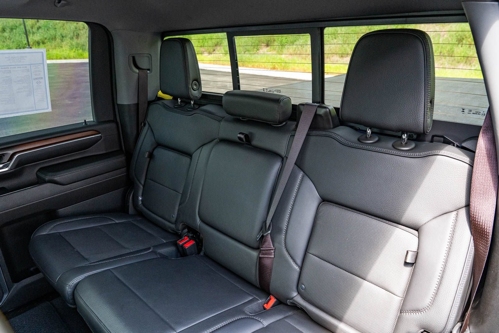 Used 2024 GMC Sierra 2500 Denali w/ Denali Reserve Package AWD/4WD image 18