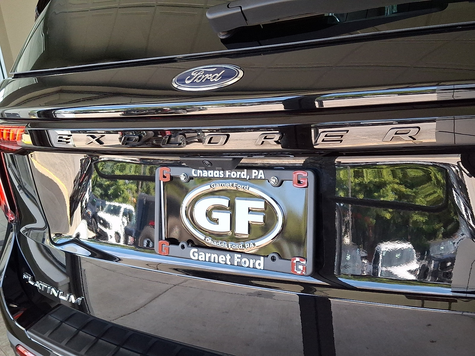 Certified 2025 Ford Explorer Platinum w/ Ultimate Package AWD/4WD image 32