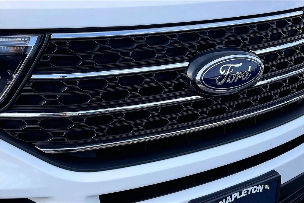 Certified 2023 Ford Explorer XLT w/ Equipment Group 202A image 27