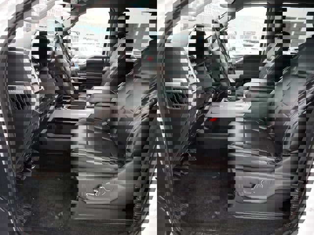 Certified 2017 Ford F350 Lariat w/ Tow Technology Bundle image 13