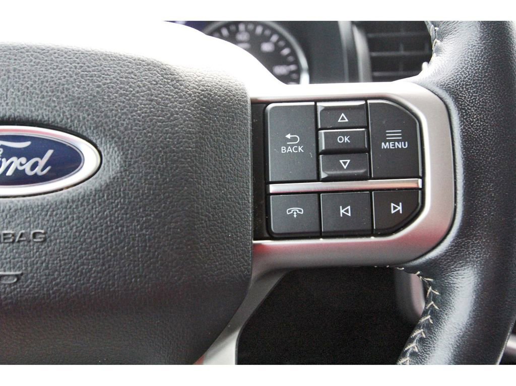 Certified 2023 Ford Expedition XLT image 18