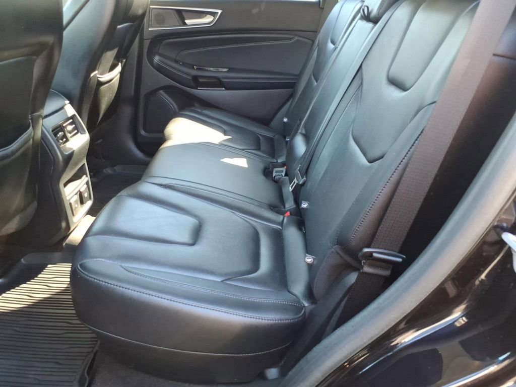 Certified 2019 Ford Edge Titanium w/ Cold Weather Package AWD/4WD image 10