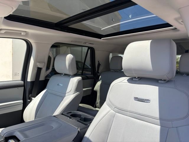 Certified 2025 Ford Expedition Platinum AWD/4WD image 2