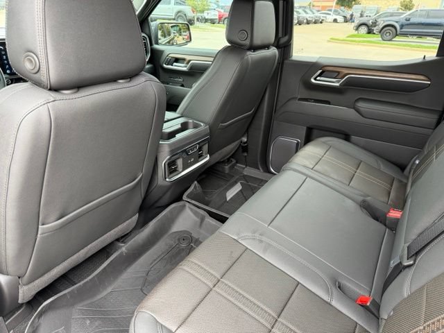 Used 2026 Chevrolet Silverado 1500 High Country w/ Midnight Edition AWD/4WD image 23