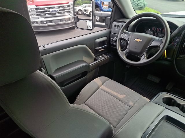 Used 2018 Chevrolet Silverado 1500 Custom w/ Custom Value Package AWD/4WD image 17