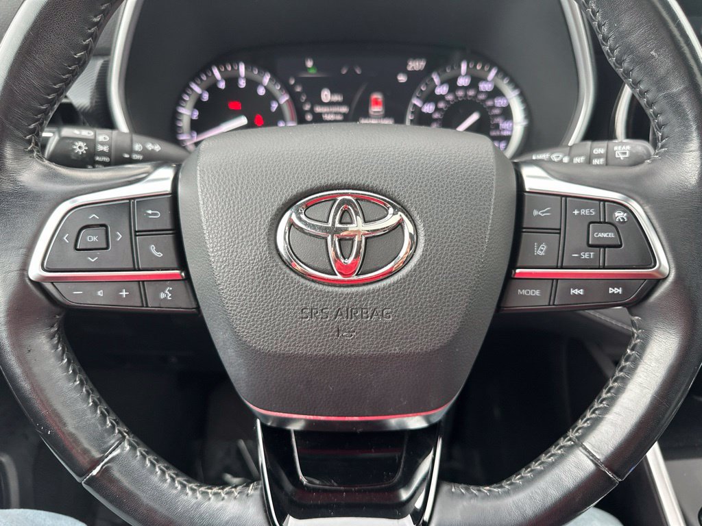 Used 2021 Toyota Highlander XSE AWD/4WD image 40