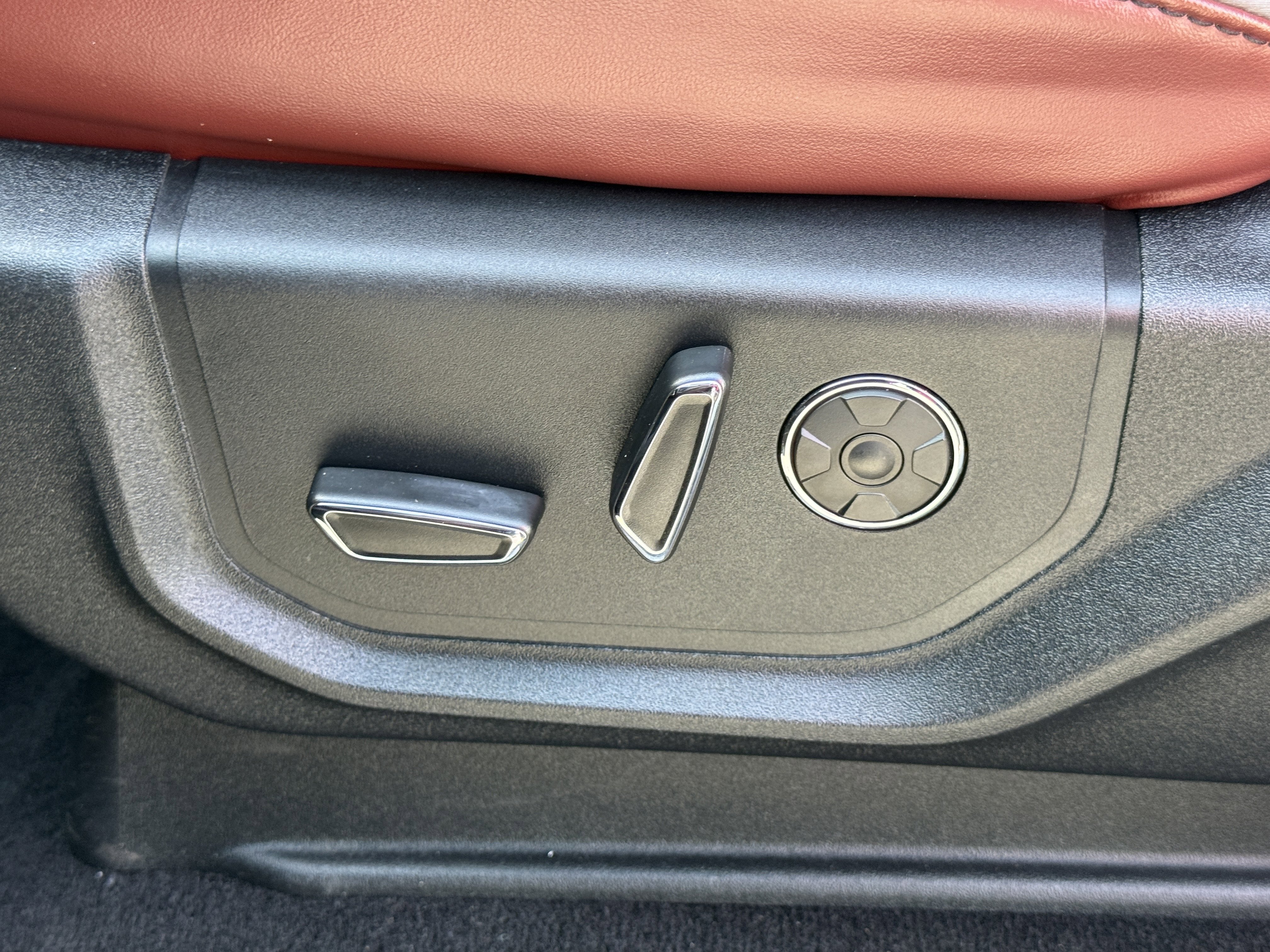 Certified 2019 Ford F450 Platinum w/ Platinum Ultimate Package image 18