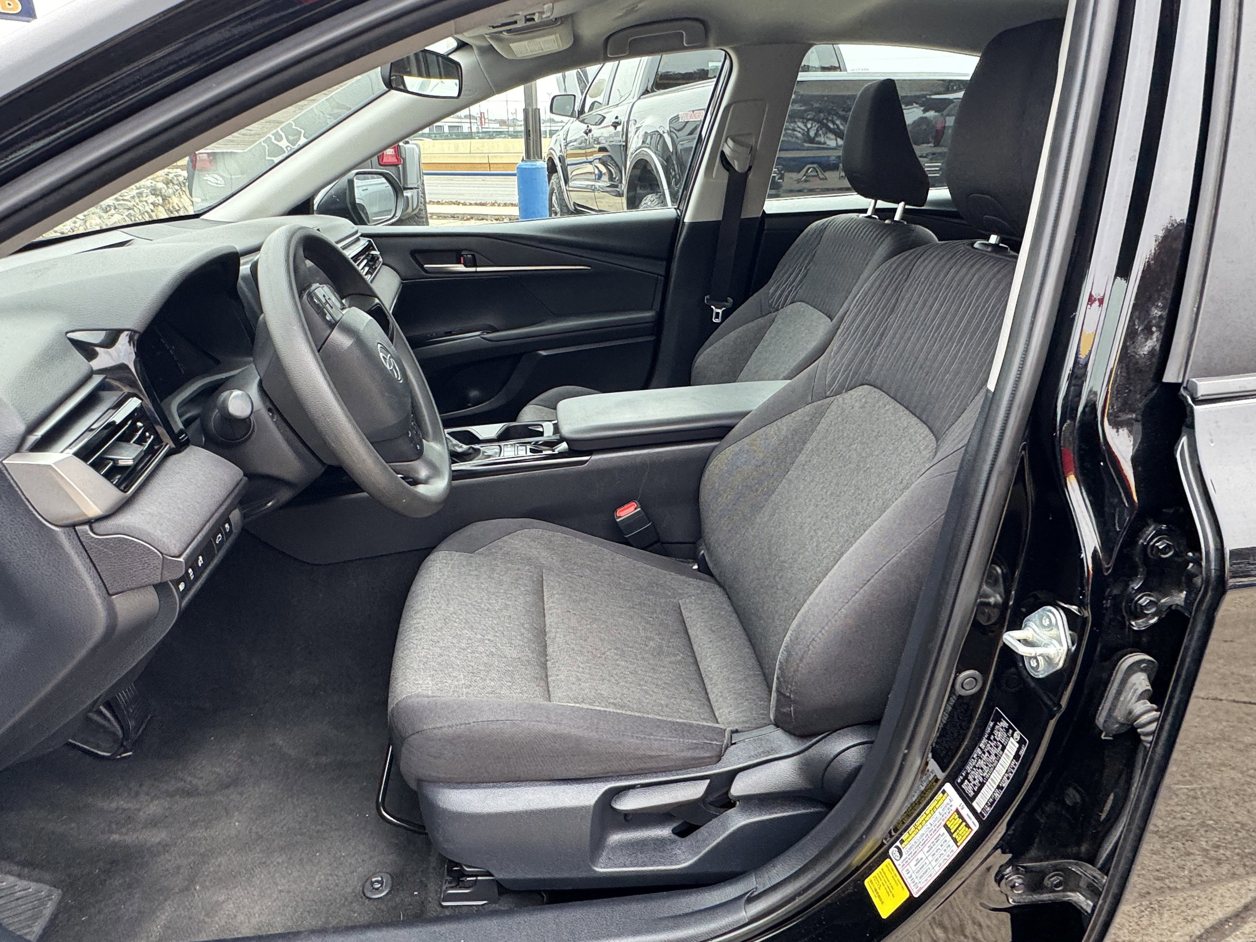 Used 2025 Toyota Camry LE image 14