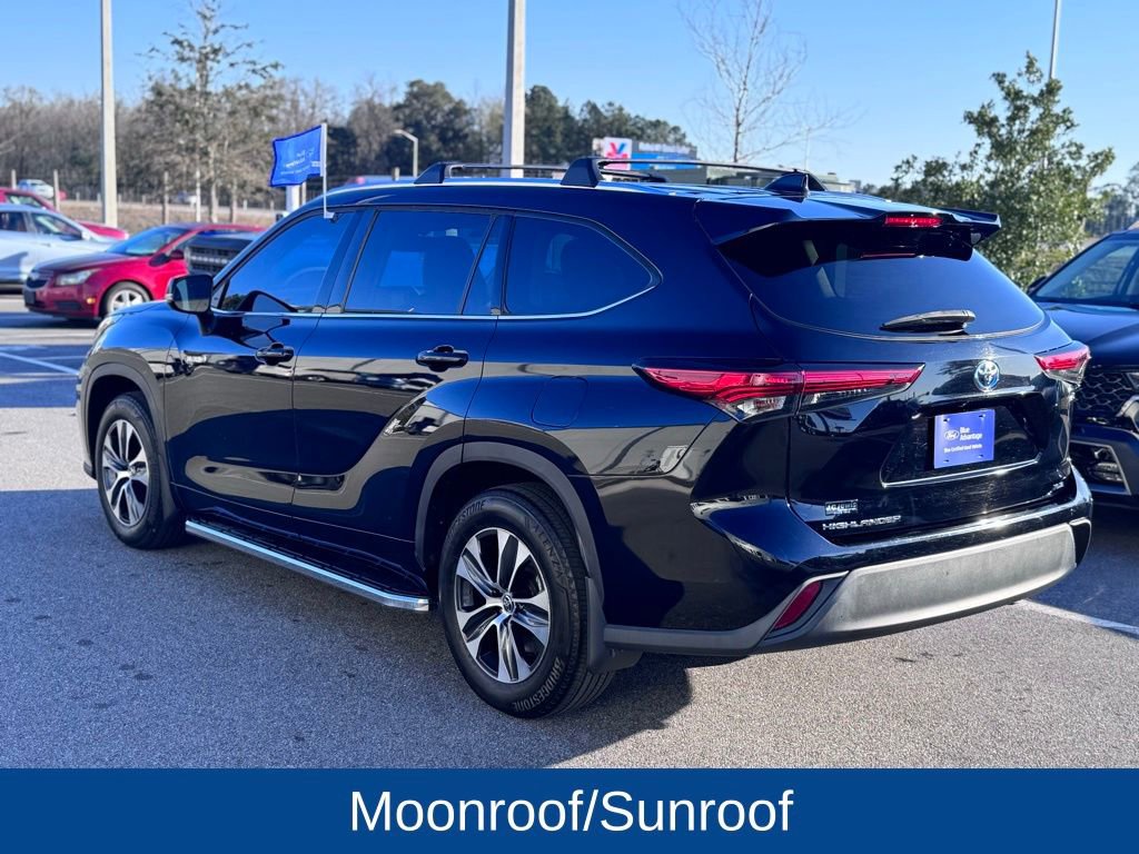 Used 2021 Toyota Highlander XLE image 5