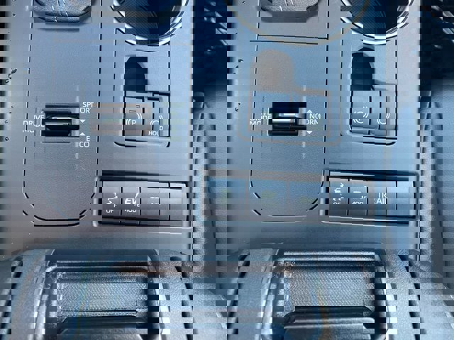 Used 2022 Toyota Highlander XLE image 26