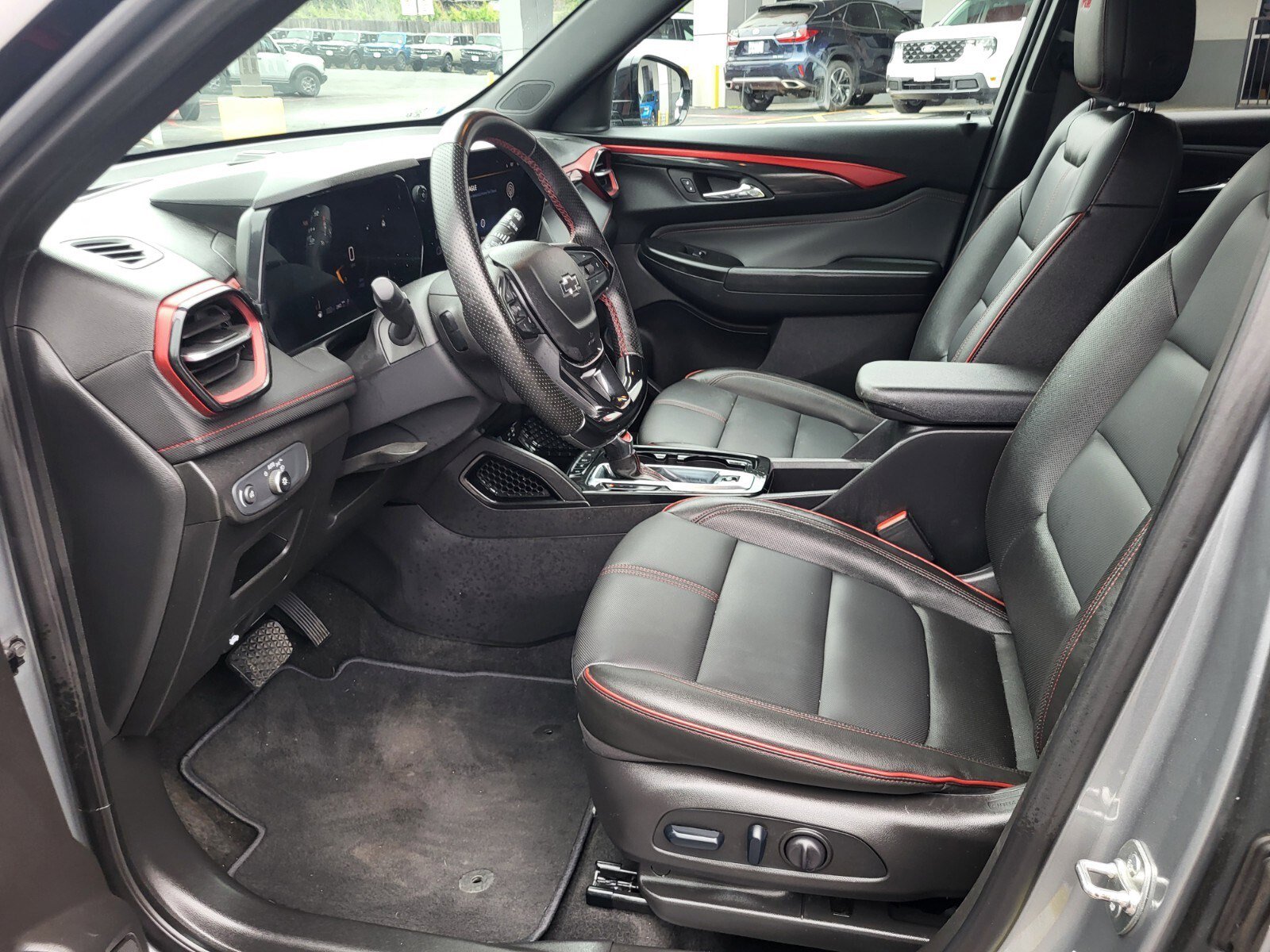 Used 2025 Chevrolet TrailBlazer RS w/ Driver Confidence Package AWD/4WD image 17