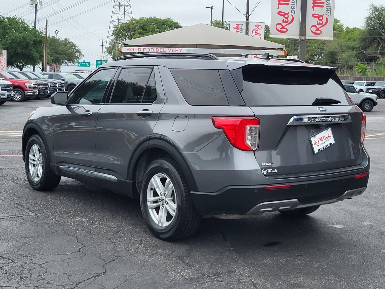 Certified 2023 Ford Explorer XLT w/ Equipment Group 202A RWD image 6